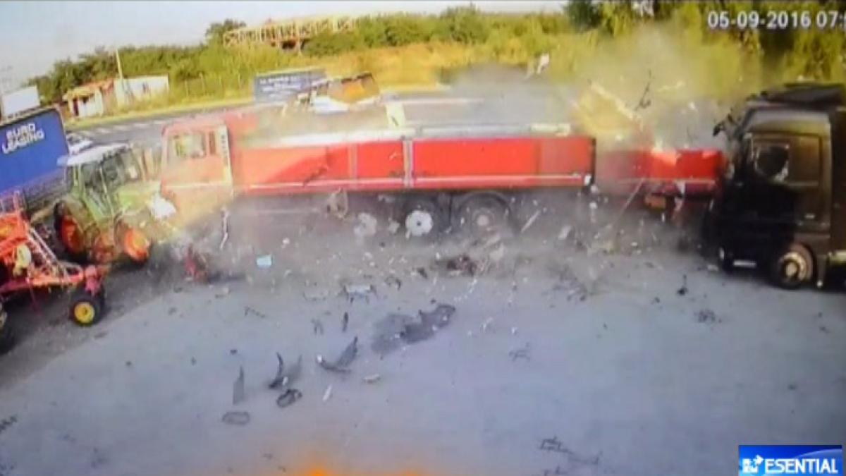 accident cumplit pe dn2 suprins de camerele de supraveghere video