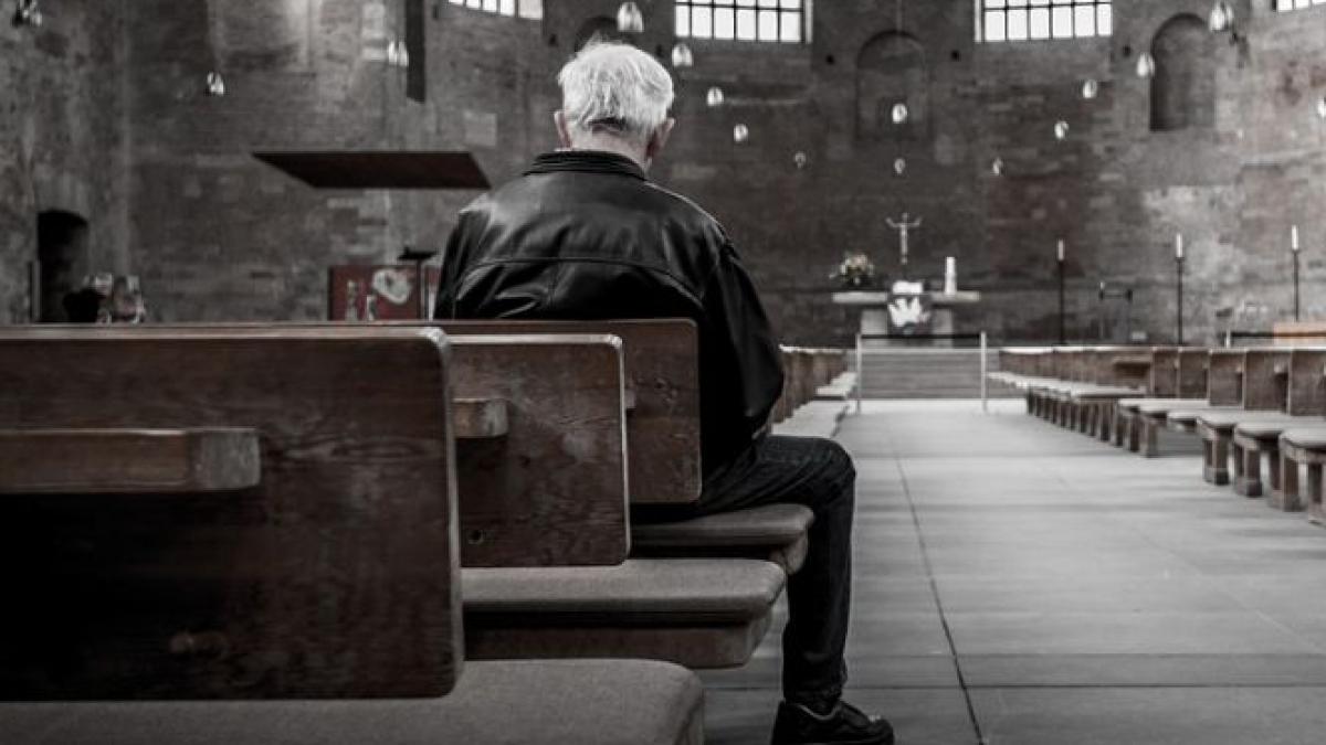 a murit langa mine m am asezat pe el