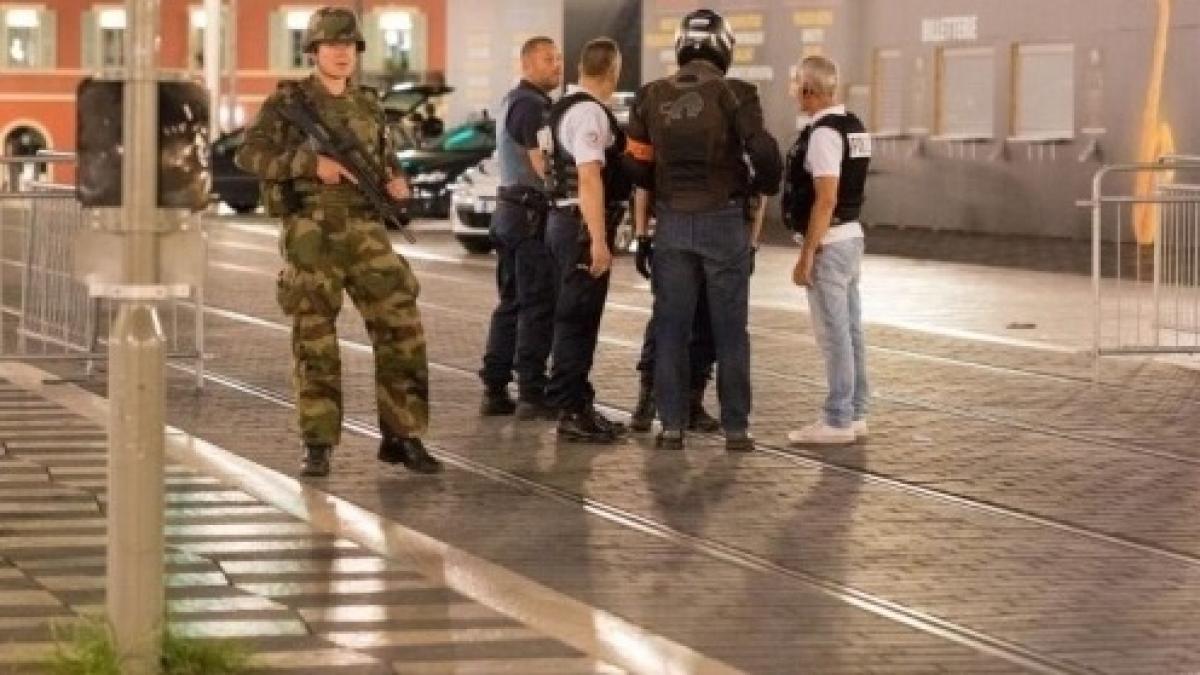 autoritatile franceze supravegheaza 15 000 de indivizi pentru radicalizare