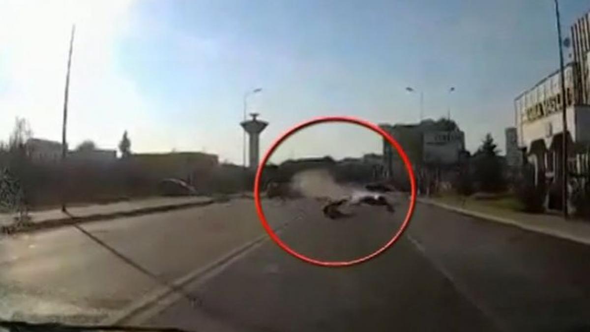 accident teribil in vaslui o soferita neatenta i a taiat calea unui motociclist