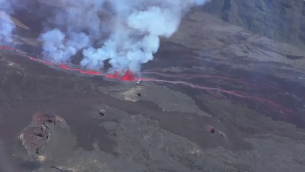 alerta franta eruptie vulcan fournaise