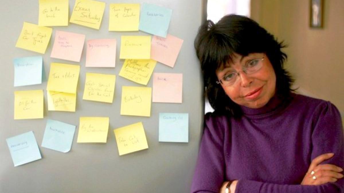 femeia care se trezeste in fiecare dimineata crezand ca e in 1994