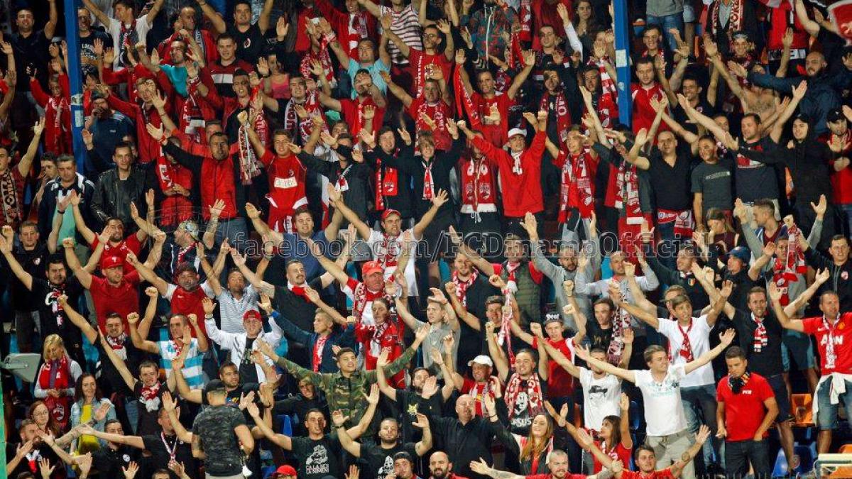 drama pe stadion un suporter a fost la un pas de moarte dupa ce a cazut din tribuna la meciul asa