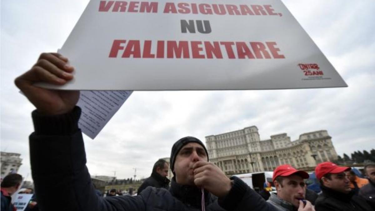 transportatorii vor protesta joi cu 5 000 de autovehicule in piata victoriei