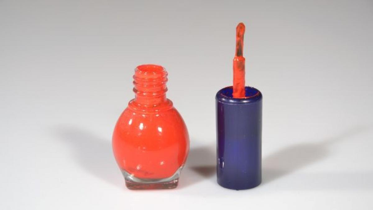 utilizari neobisnuite ale lacului de unghii uite de ce trebuie sa si cumpere si barbatii