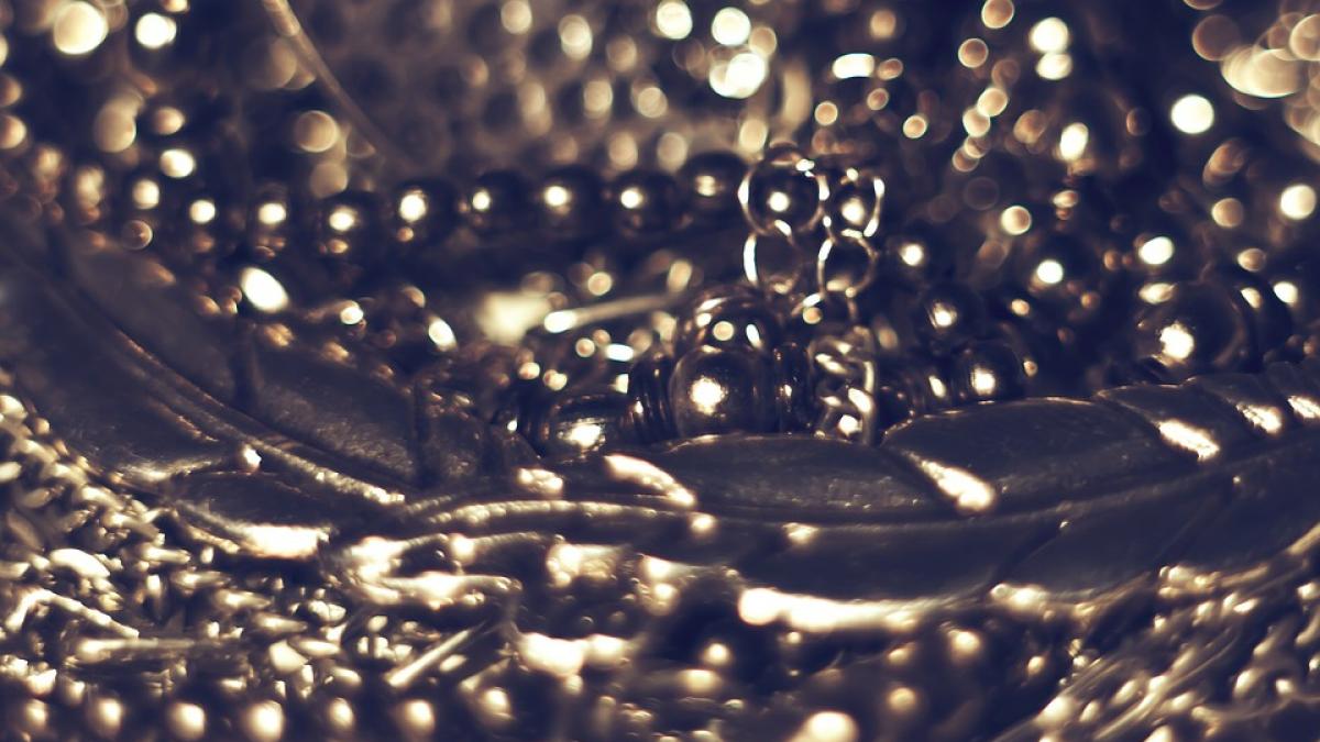 cea mai bogata femeie din baragan jefuita de menajera