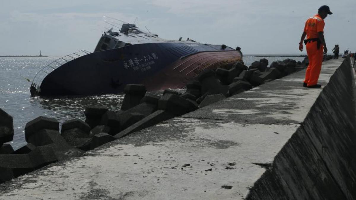 explozie pe un feribot ce transporta turisti in indonezia