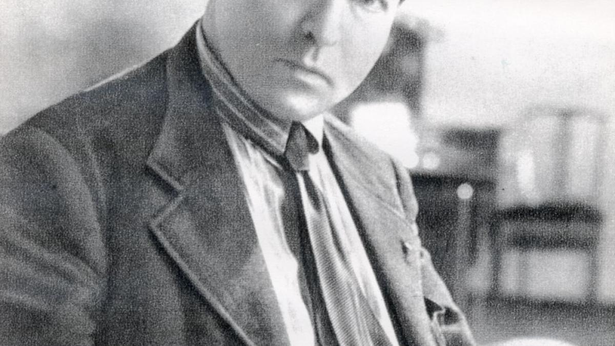 muzicologul viorel cosma isi lanseaza cartea florilegiu enescian vineri la ateneul roman