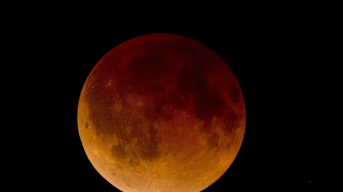 cum ne afecteaza eclipsa de luna de vineri seara