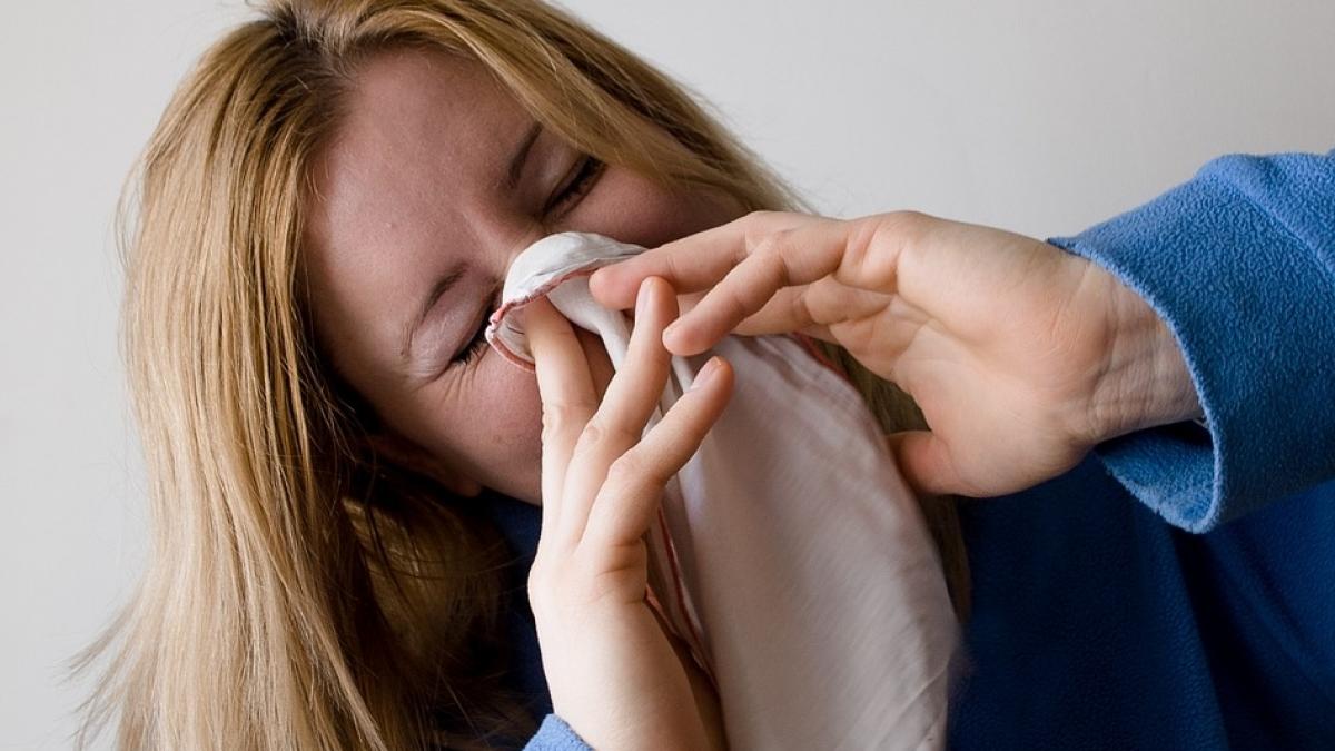 nu te mai intinde la orizontala cand iti curge sange din nas iata ce trebuie sa faci