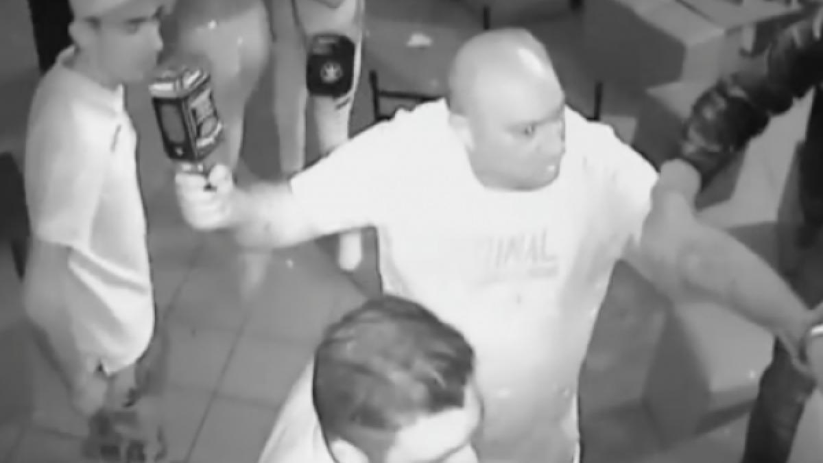 bataie ca in filme intr un club de manele din timisoara