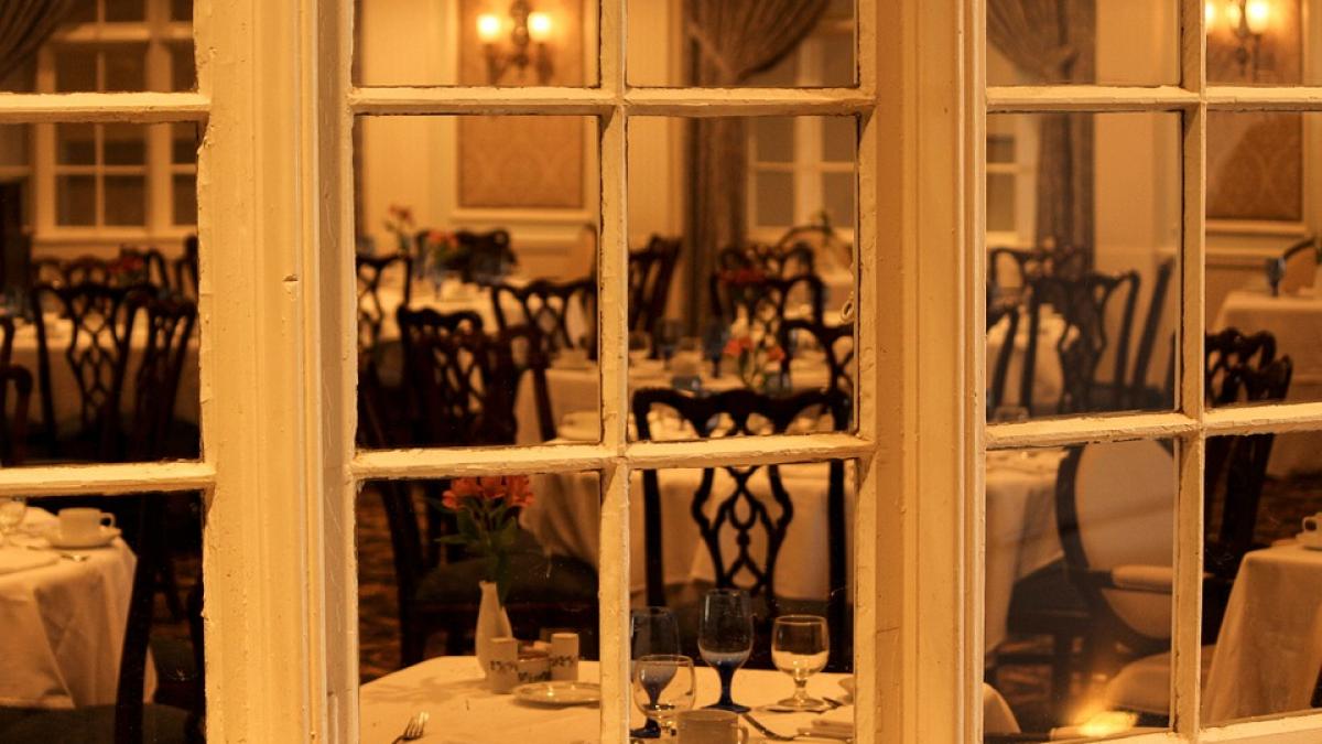 a murit dan niculescu patronul de la sarpele rosu celebrul restaurant unde isi petreceau serile