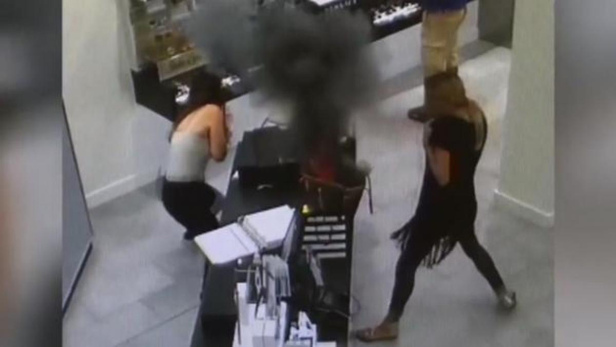 socant o tigare electronica i a explodat in geanta ce s a intamplat dupa aceea