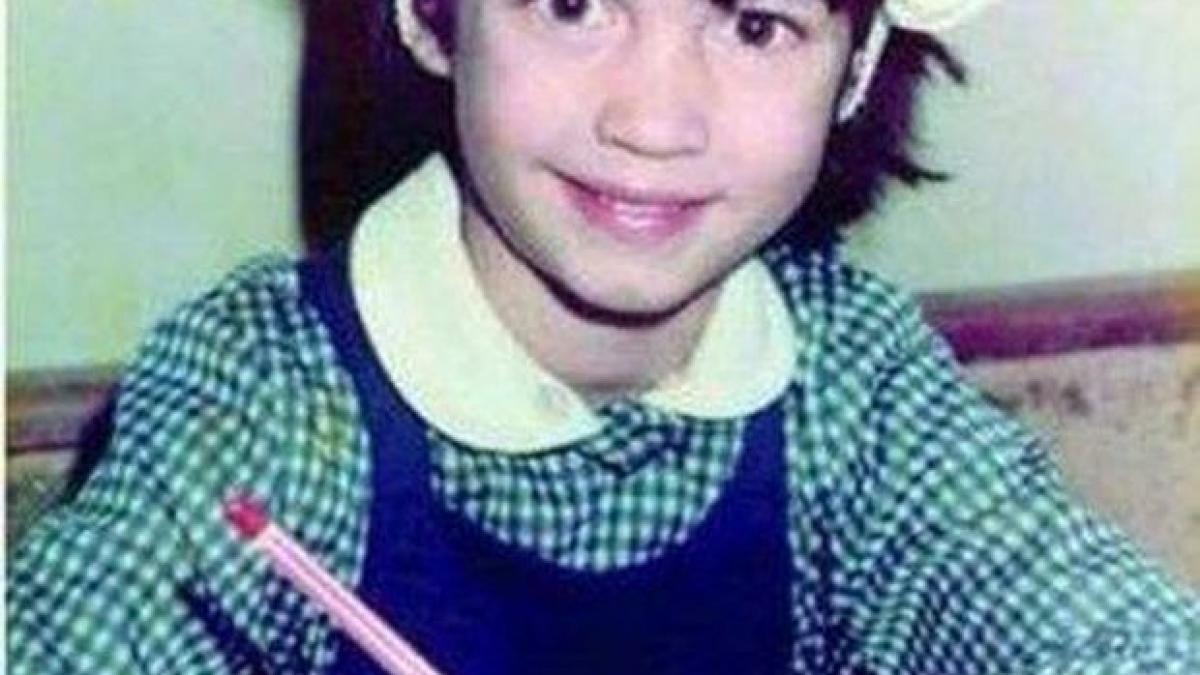 e una dintre cele mai sexy femei din romania dar in copilarie avea o supercocoasa transformare