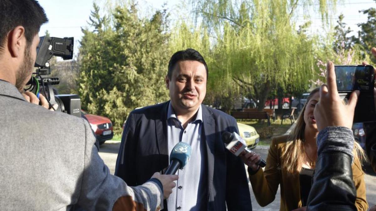 prahova senatorul andrei volosevici isi anunta demisia din pnl