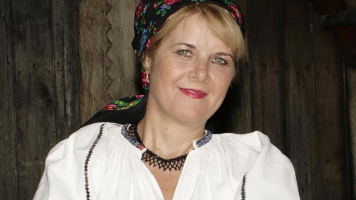 scandal in showbizul autohton o cantareata de muzica populara acuzata de iubit ca a vrut sa l omoare