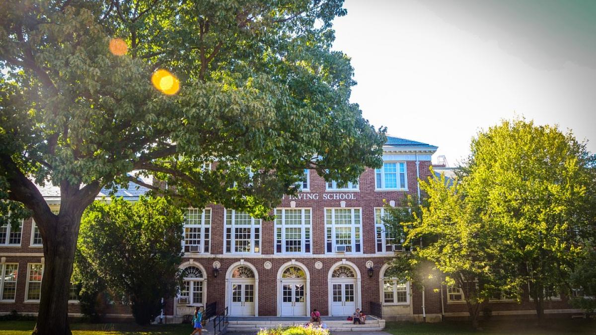 60 de scoli evacuate in canada in urma unei alerte cu bomba