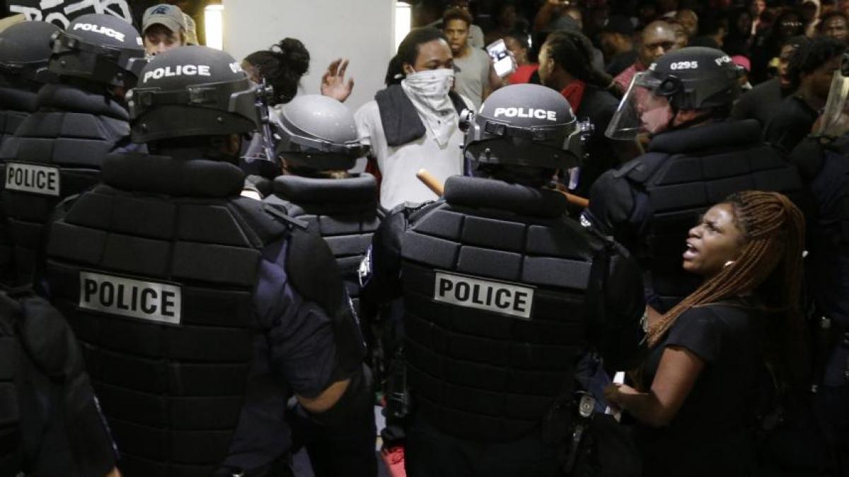 stare de urgenta sua proteste charlotte