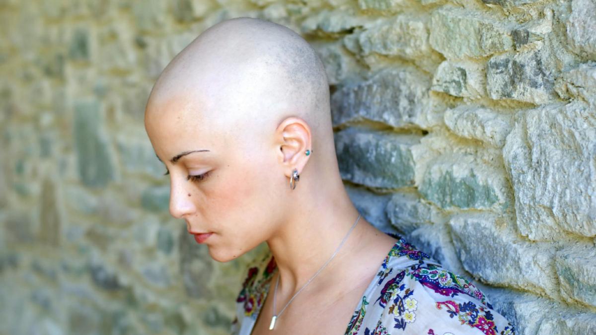 inchisoare pentru sfaturi medicale fara licenta a vrut sa si trateze cancerul cu un tratament