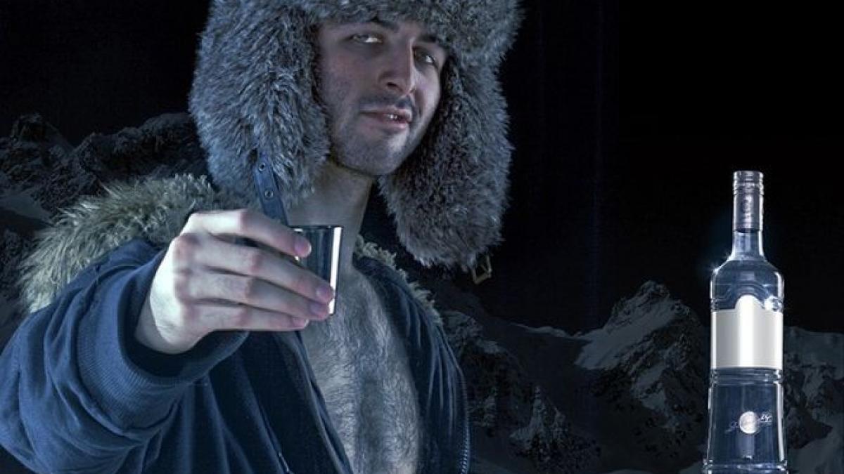 un rus a baut o sticla de vodka dintr o rasuflare si a plecat pe picioarele lui