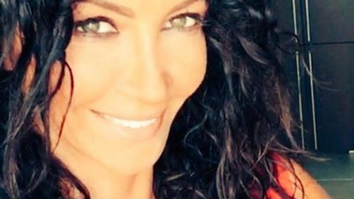 mihaela radulescu aparitie soc intr o bluza care lasa totul la vedere