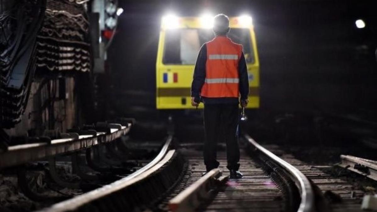 metroul spre drumul taberei a mai facut un pas se monteaza primele scari rulante