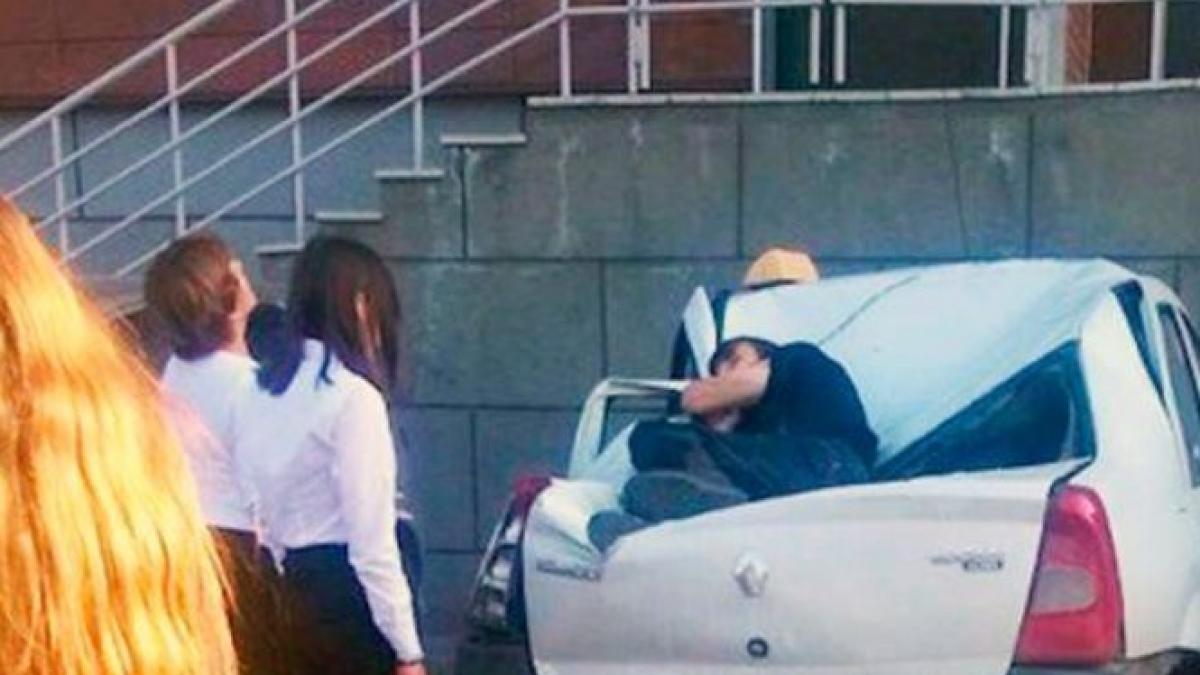 a vrut sa impresioneze o fata si a cazut 23 de etaje ce s a intamplat cand a cazut pe un logan este