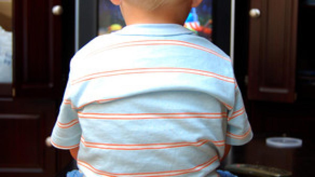 efectul periculos produs de televizor asupra copiilor