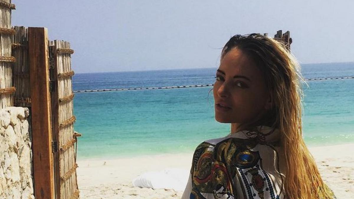 ce i a scris o fata deliei dupa ce a vazut pozele din vacanta ale artistei te ador mult si as vrea