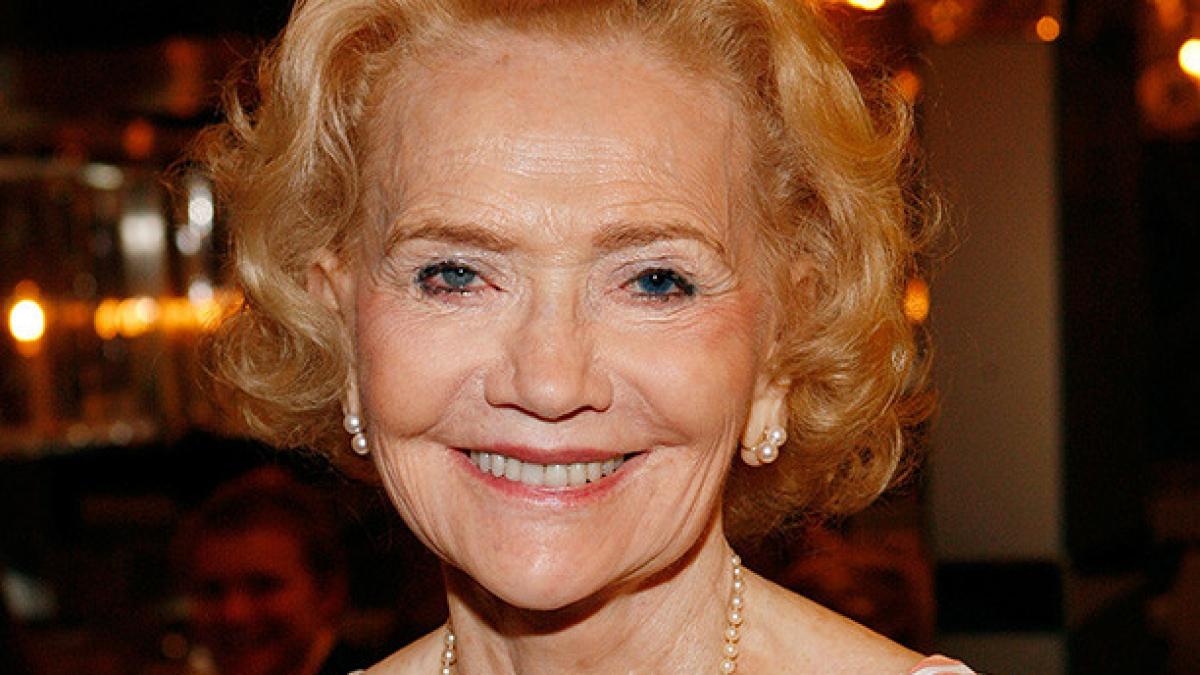 a murit agnes nixon