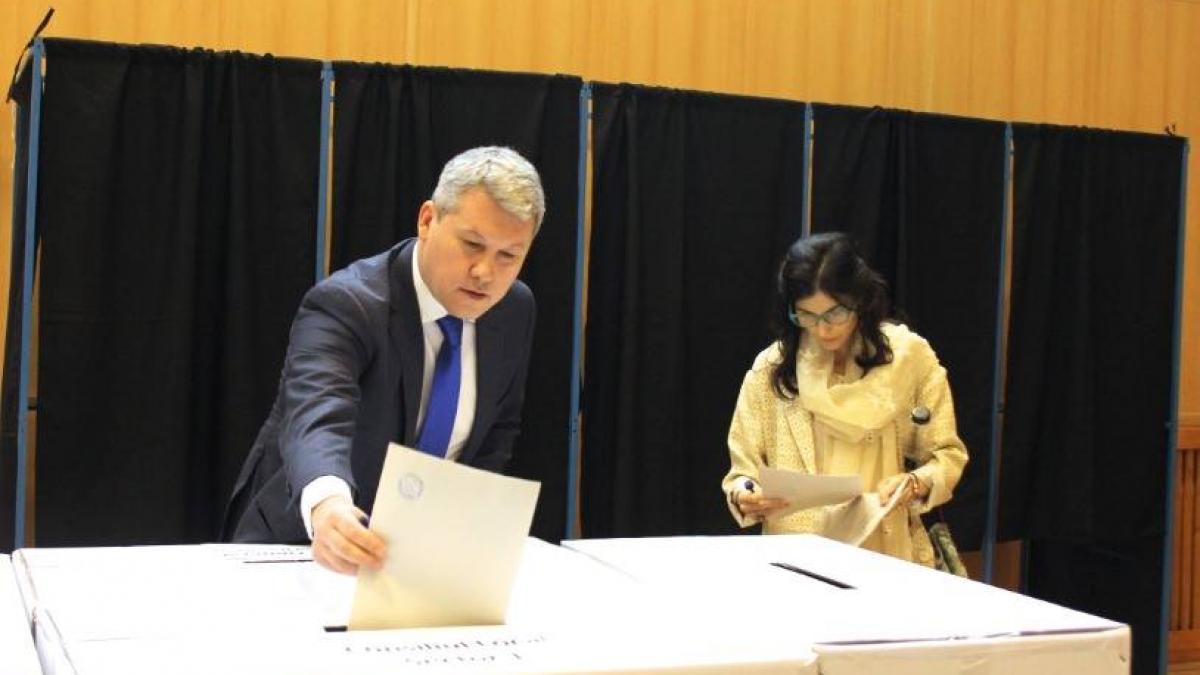 falca si predoiu trag sfori pentru presedintia pnl