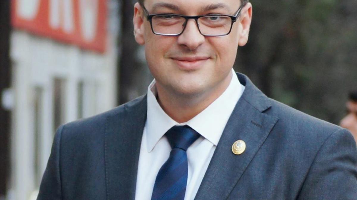 ovidiu raetchi dragnea si tariceanu ar trebui sa ia exemplu de la blaga si sa demisioneze