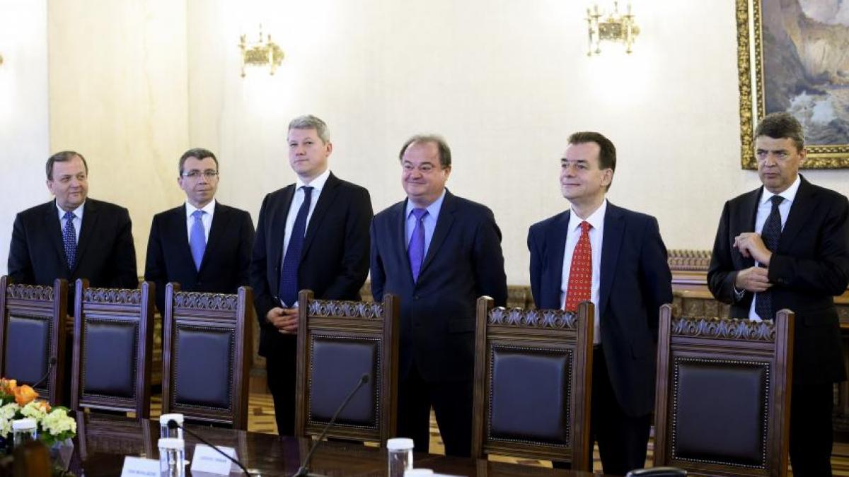 planul de urgenta al liberalilor a aparut o a treia varianta pentru sefia pnl