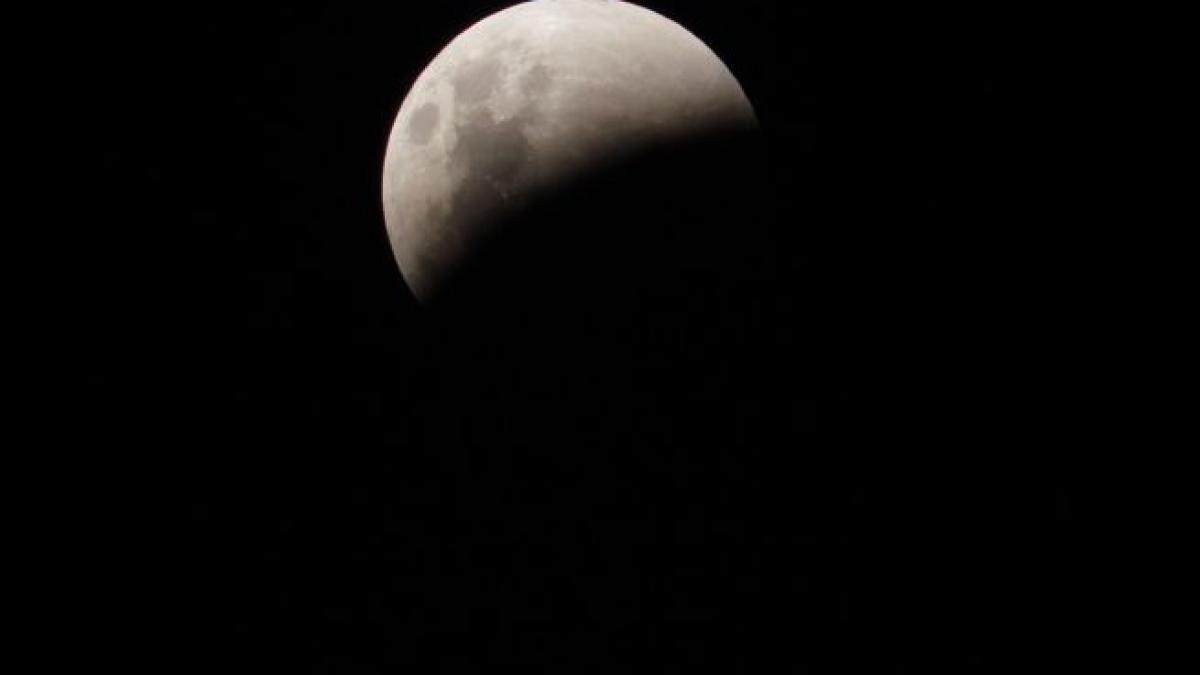 luna neagra aduce frica apocalipsei