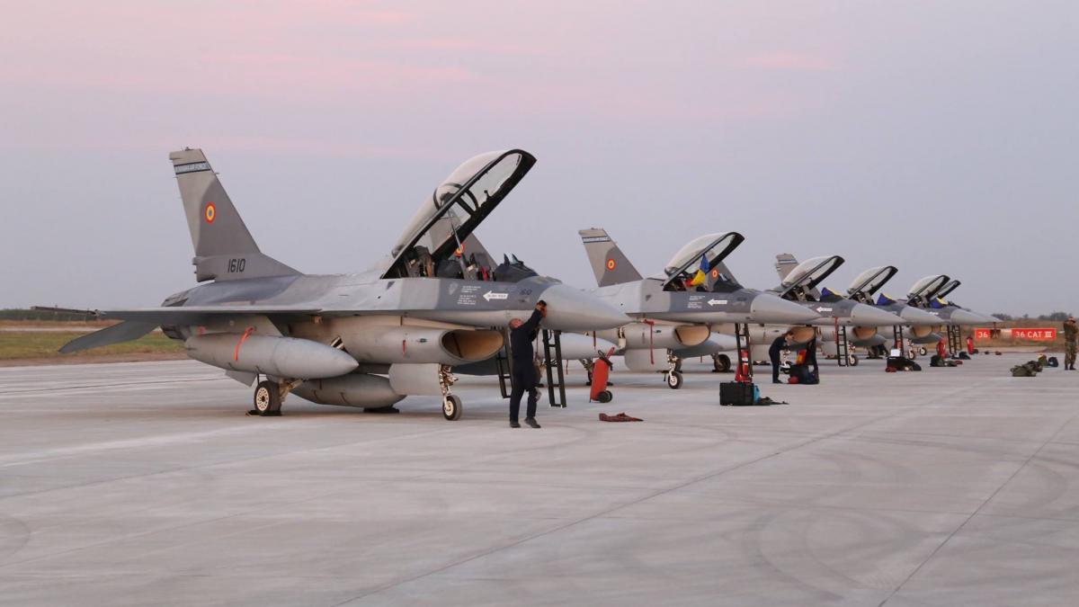 primele avioane f 16 au ajuns in romania