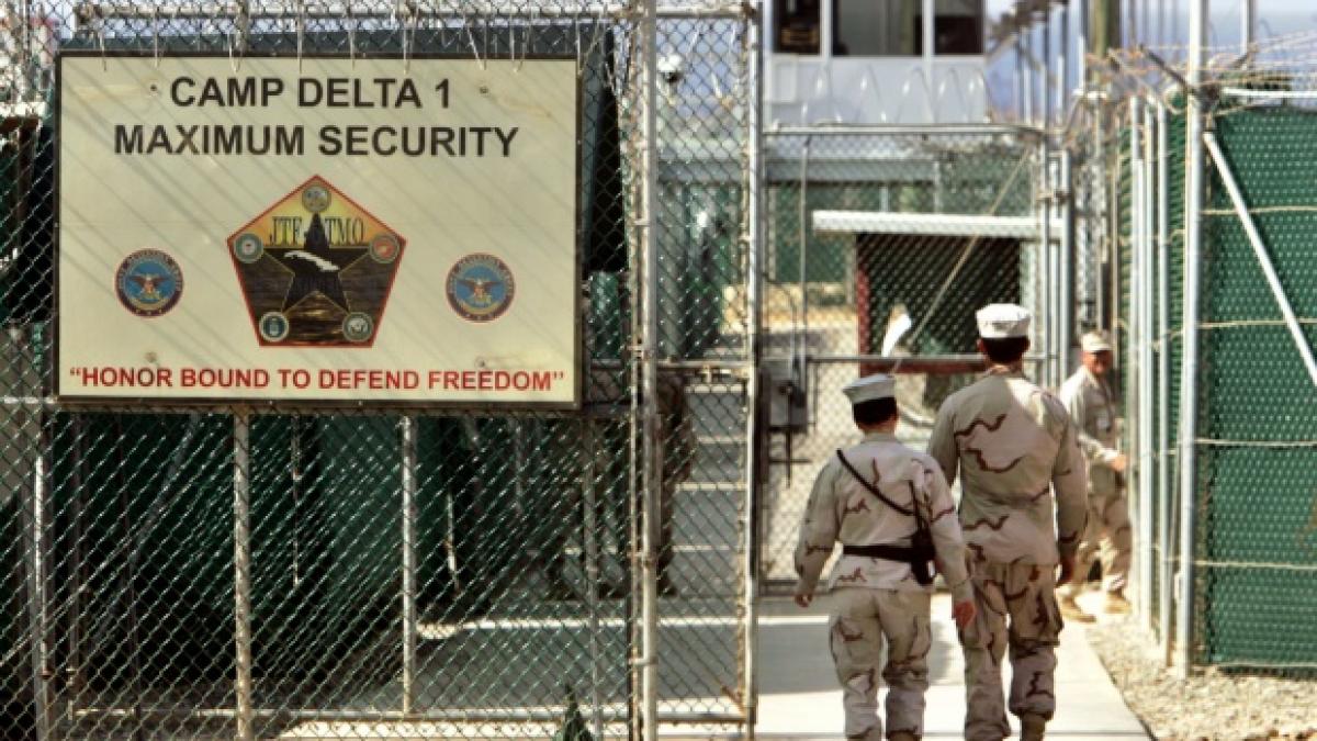 americanii evacueaza baza de la guantanamo de teama uraganului matthew