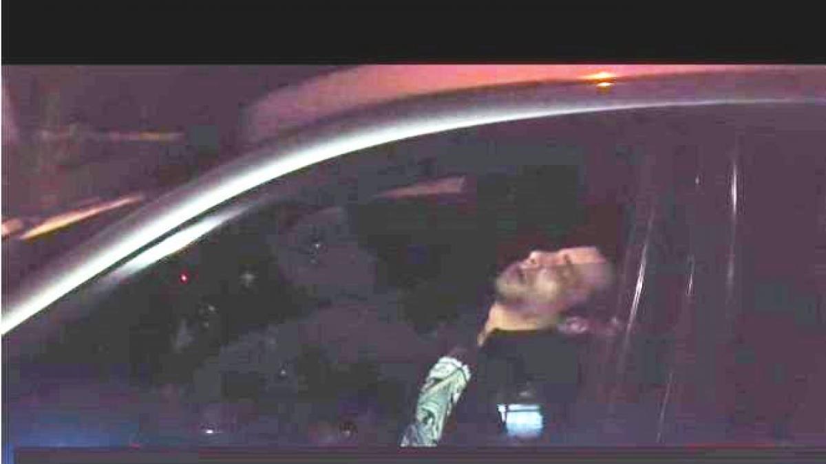 sofer surprins in timp ce sforaia pe trecerea de pietoni video