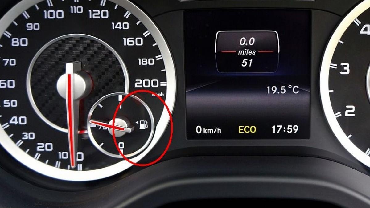 ce arata sageata de la bordul masinii