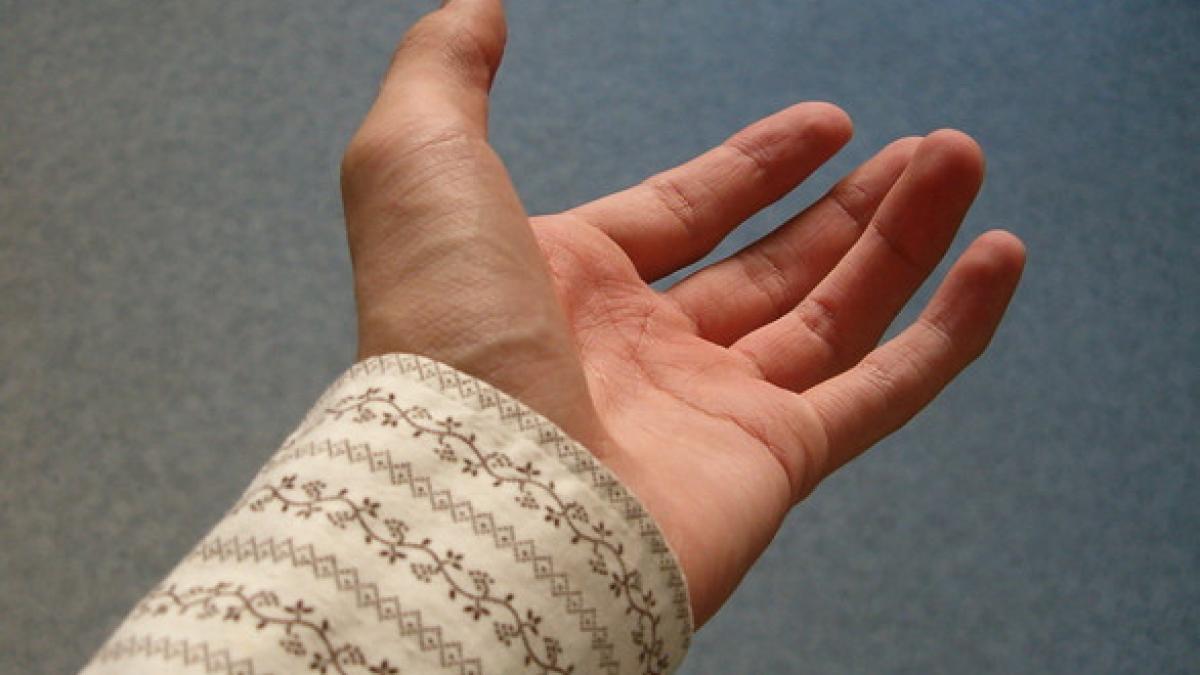 lectie de omenie mama a doi copii o femeie din germania ajuta un baiat din botosani