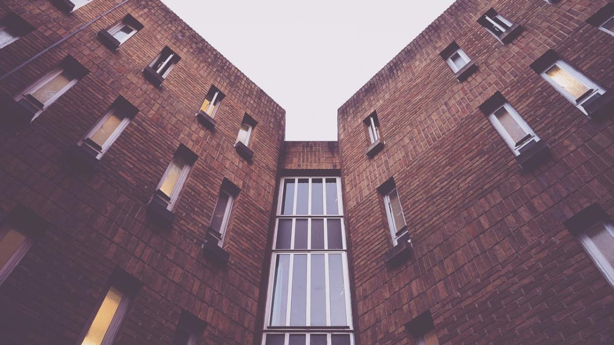 o femeie din iasi s a aruncat de la etajul 12 ce a scris in biletul de adio