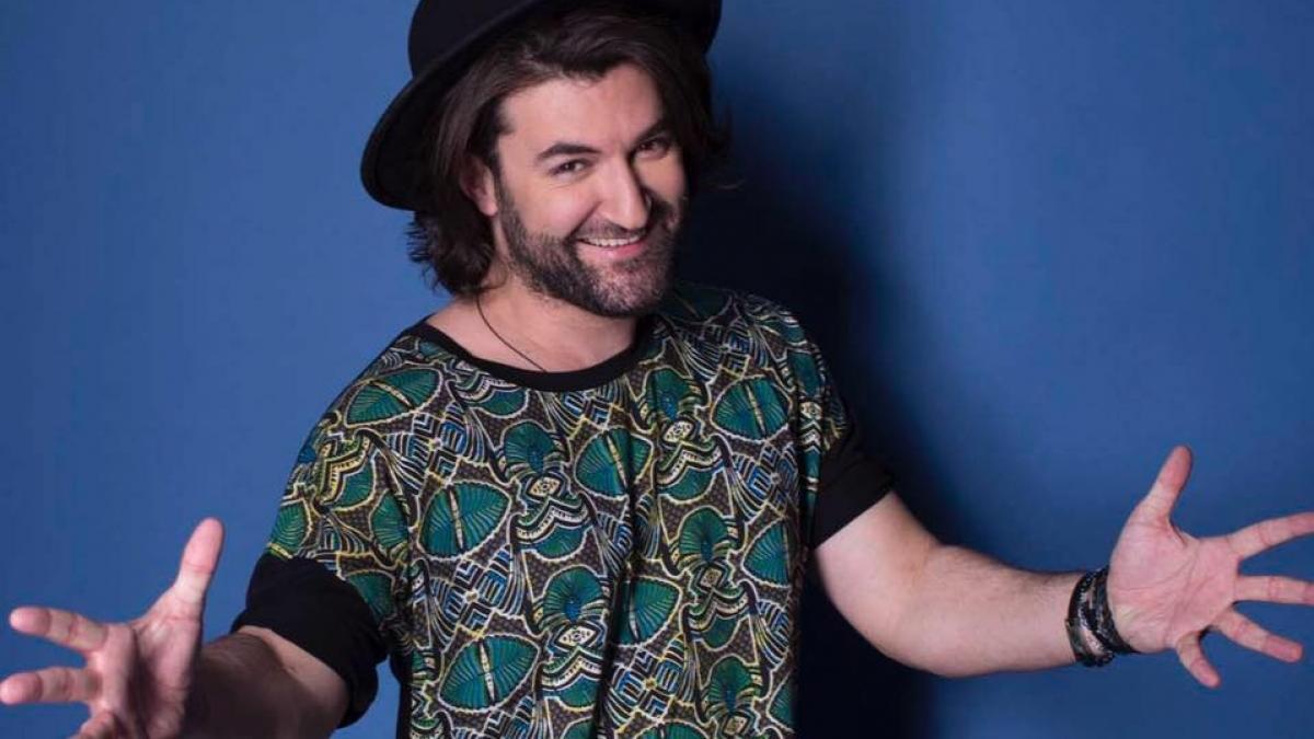 smiley si a schimbat look ul cum a fost fotografiat artistul in aceasta dimineata