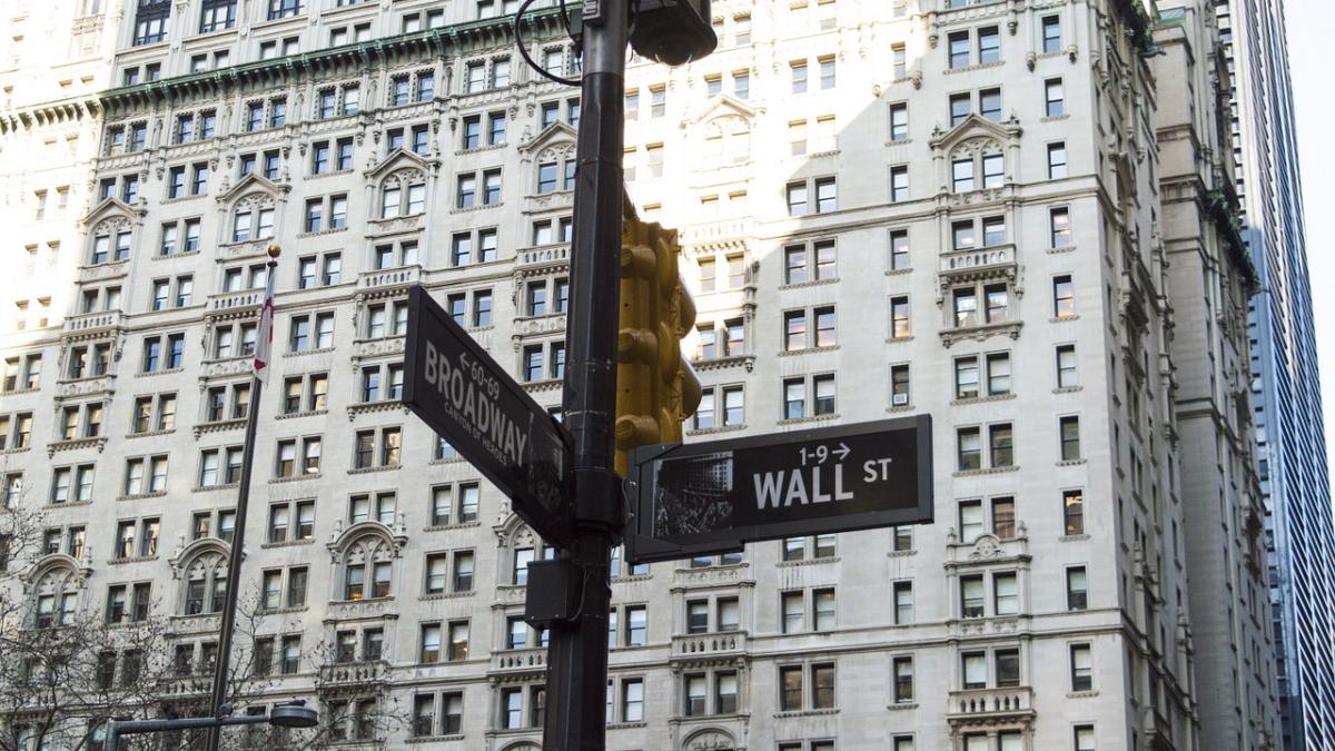 actiunile twitter s au prabusit la bursa din cauza lipsei de interes a unor posibili cumparatori