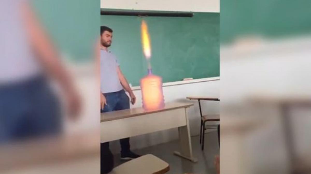 experimentul cu care un profesor si a socat elevii la final toti au inceput sa aplaude nu incercati