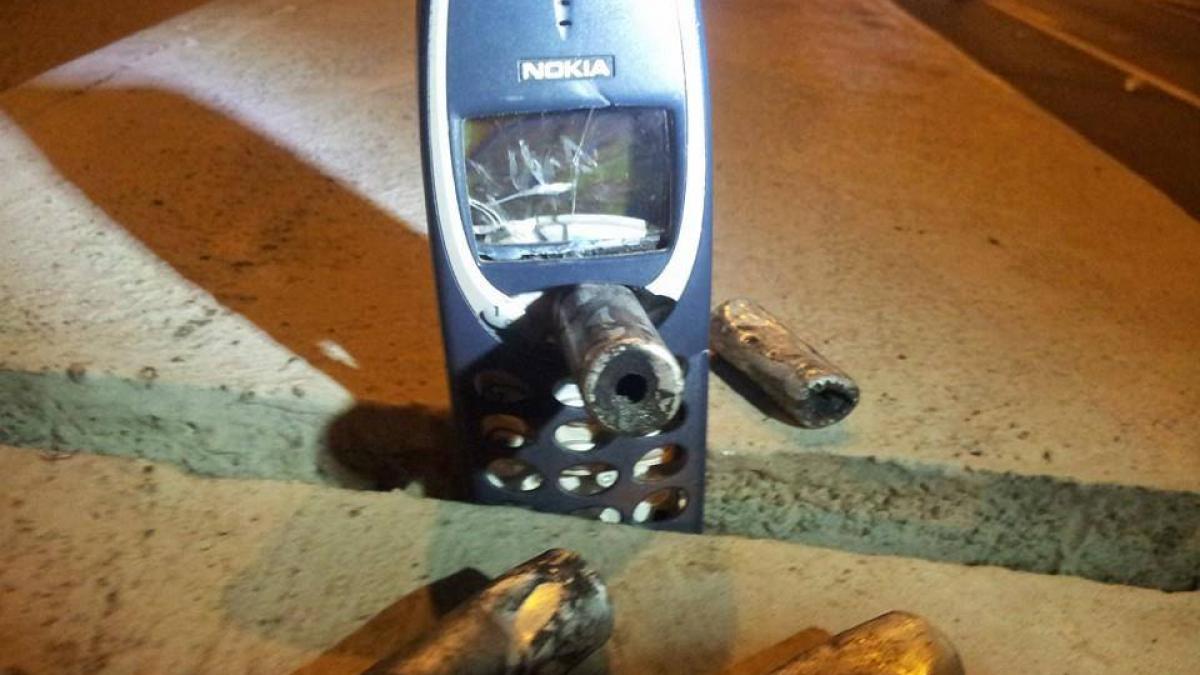 un telefon nokia devenit scut impotriva gloantelor