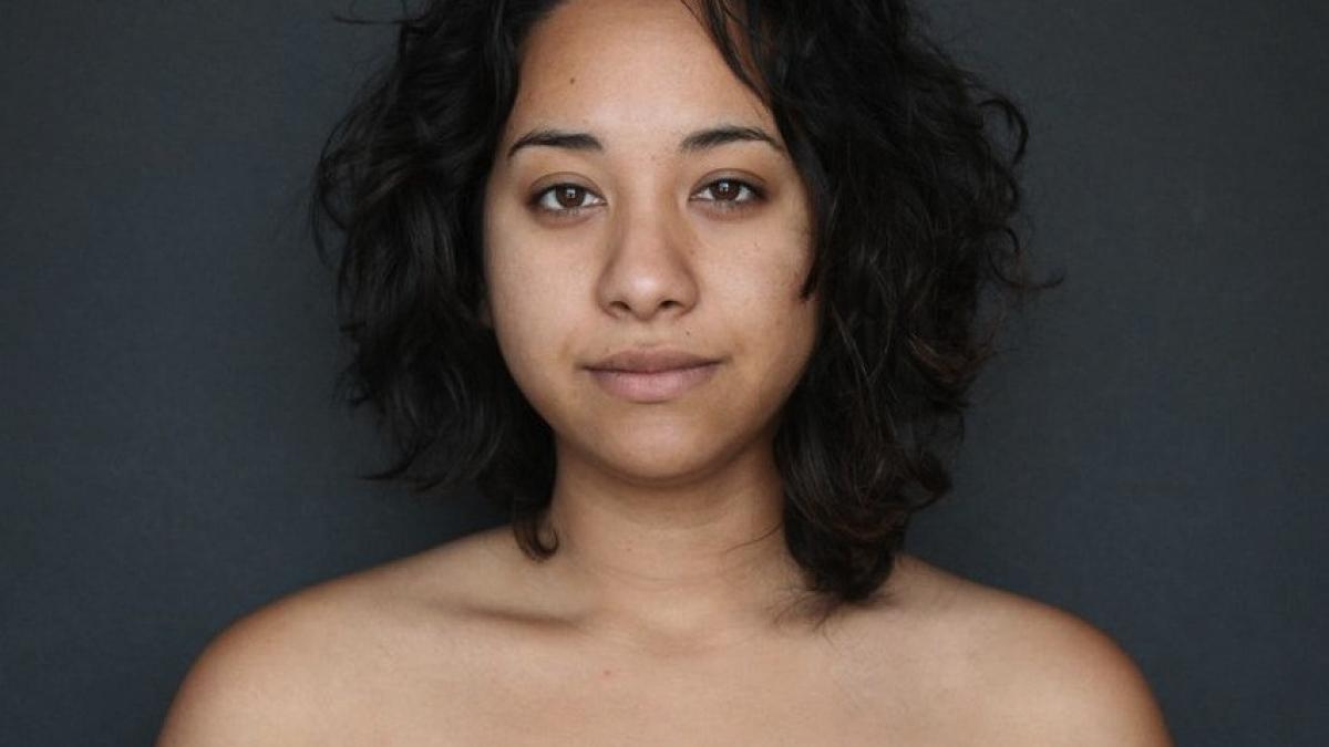 a trimis fotografia ei in 25 de tari si le a cerut internautilor sa o faca frumoasa rezultatul este