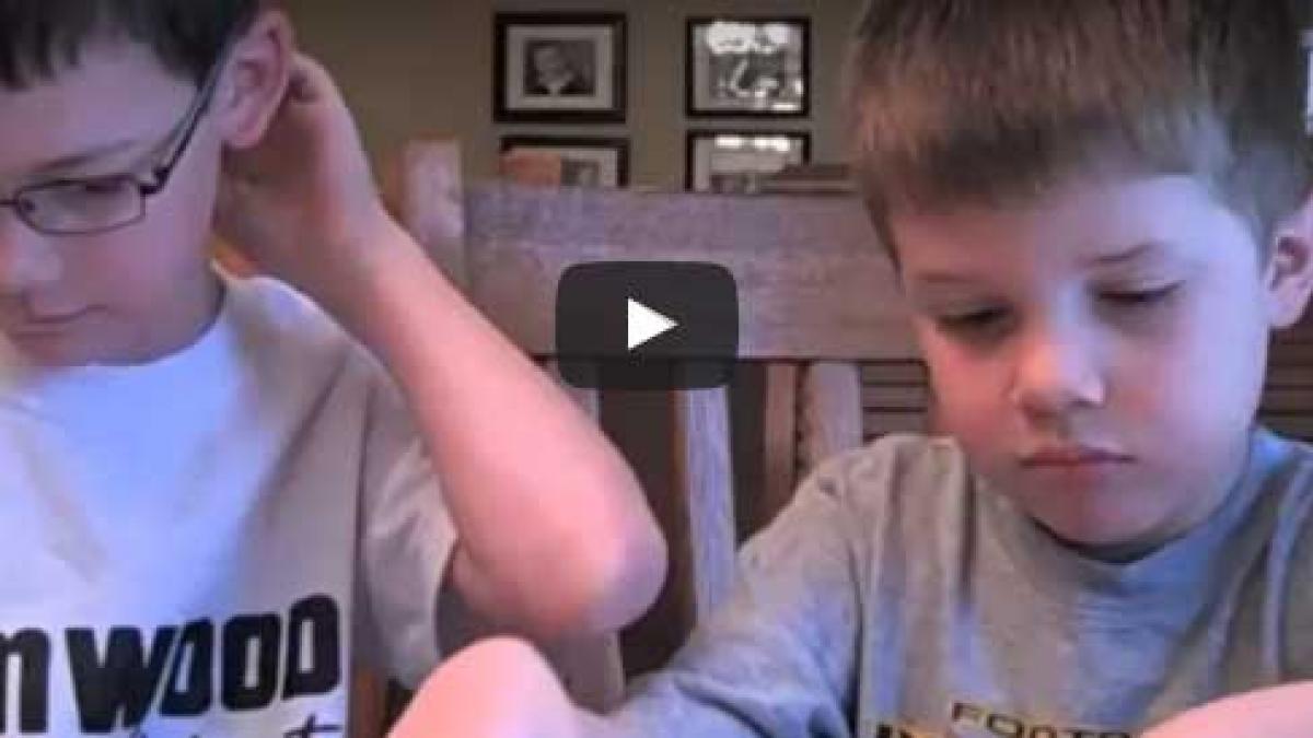 au adoptat doua fetite cu sindromul down si le au adus acasa ce le au scris vecinii pe peretii