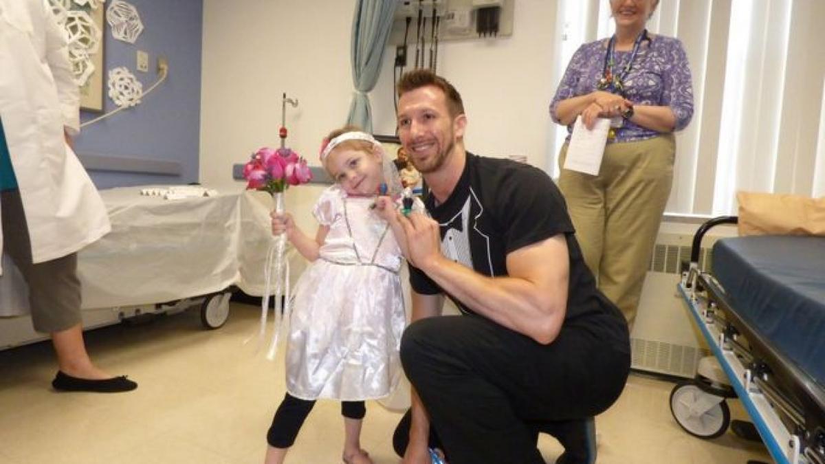 un asistent medical s a casatorit simbolic cu o fetita de doar 4 ani motivul gestului sau este