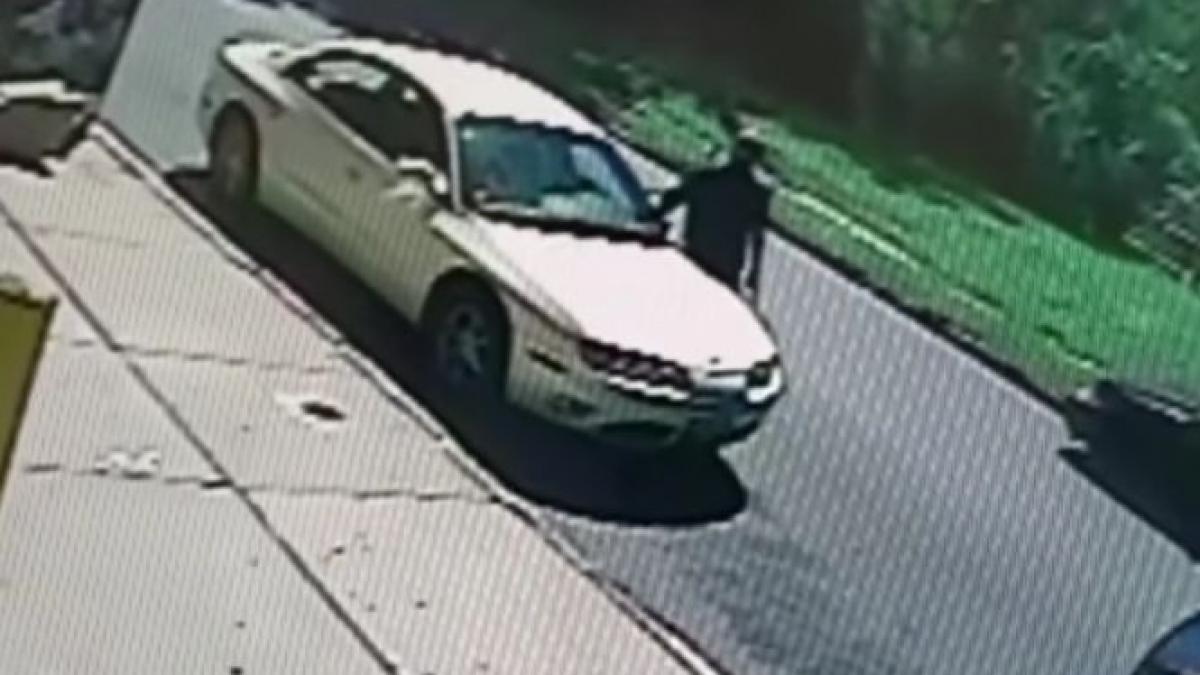 un barbat a fost aruncat in aer de un sofer vitezoman