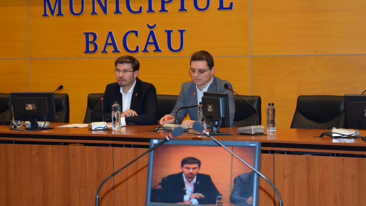 primarul bacaului cere evacuarea scolilor din oras toti copiii sa plece acasa