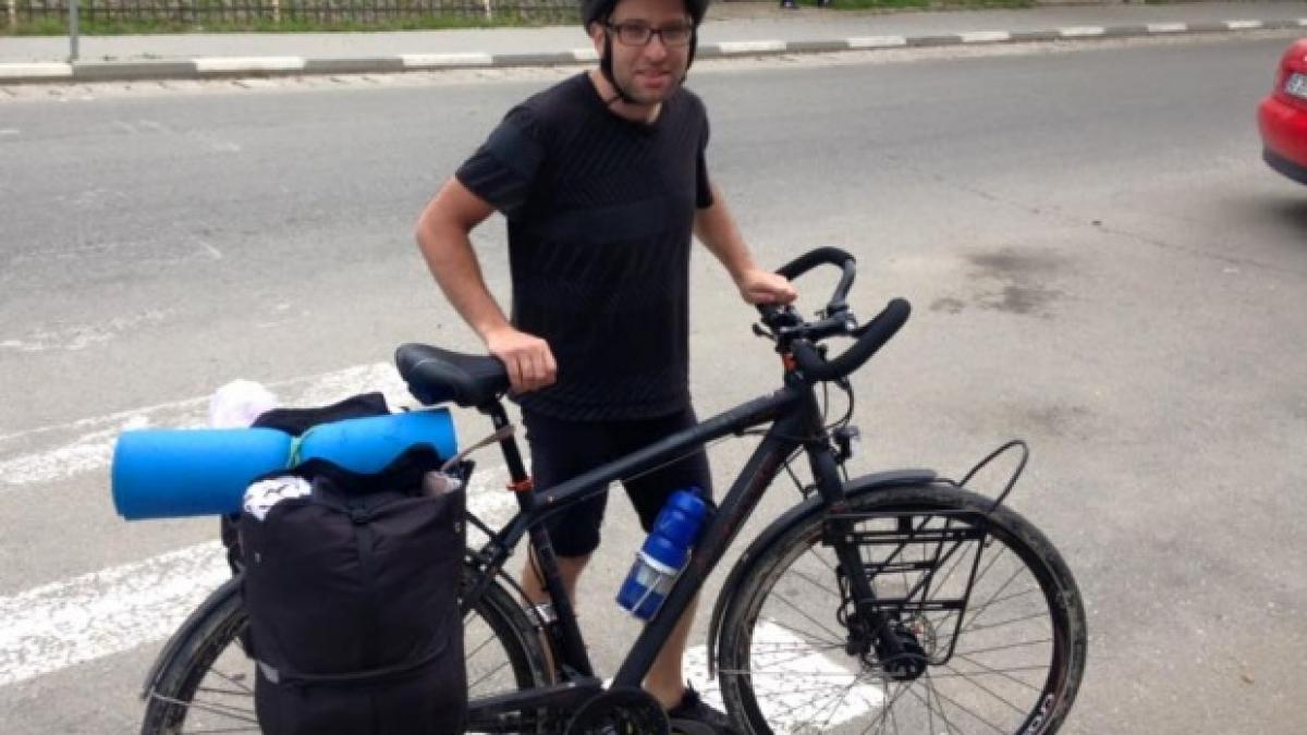 surpriza mare pentru romanul care traverseaza americile pe bicicleta a schimbat 150 de dolari si a